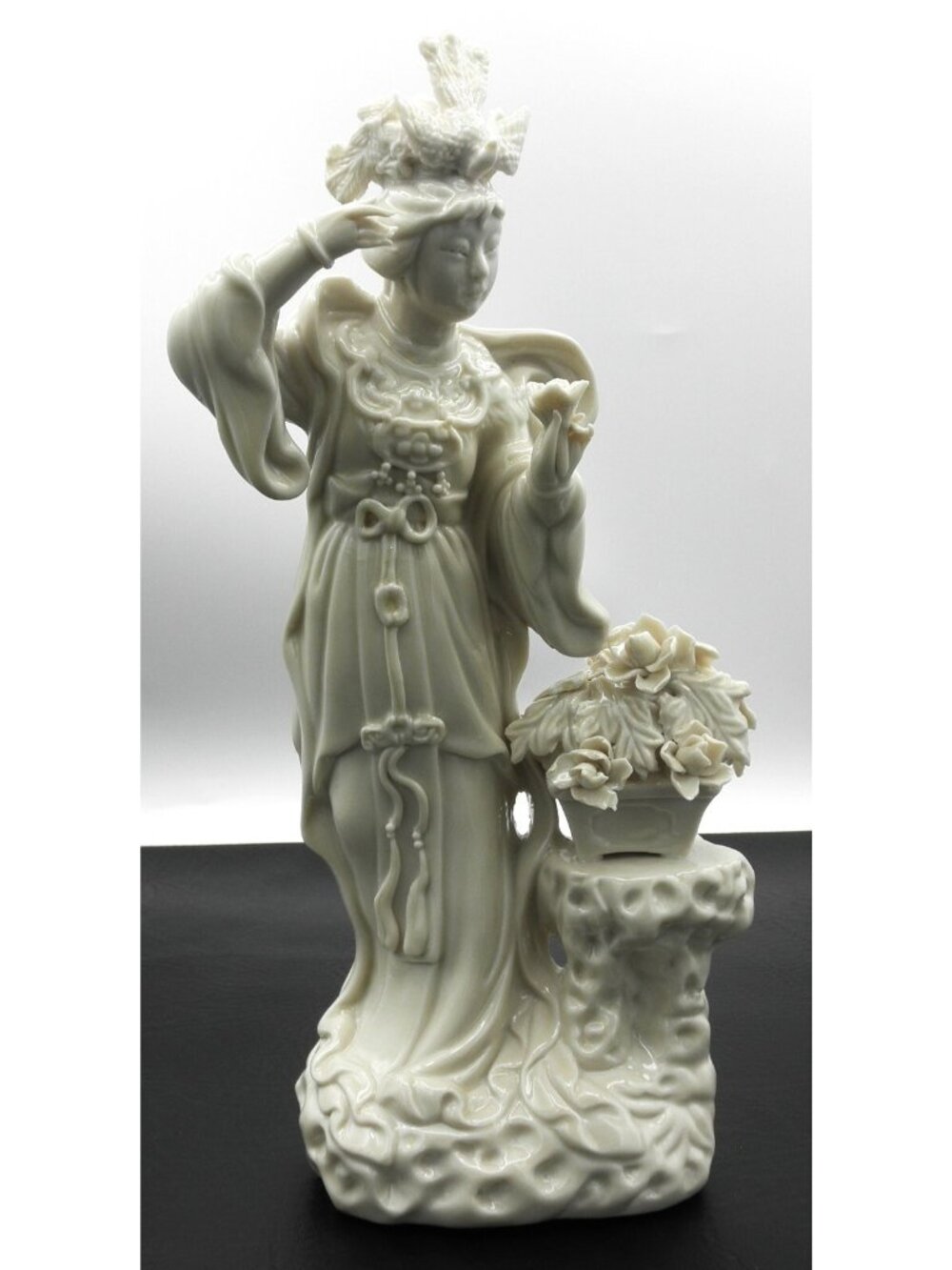 Porcelain Geisha Figurine Statue Cream Colored Bird Hat Flowers 11 IN Exquisite!